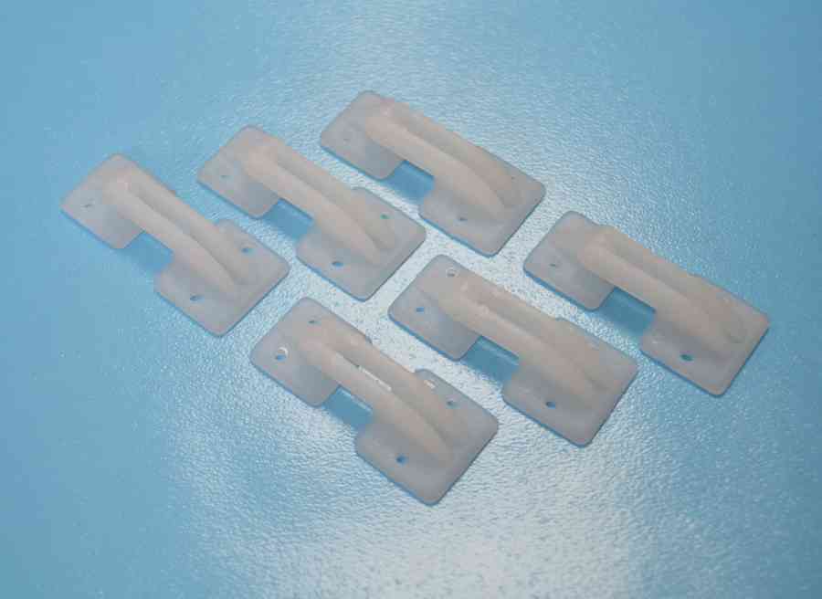 Landeklappen-Scharnier KLEIN, 38x17mm aus Nylon (VE 6)