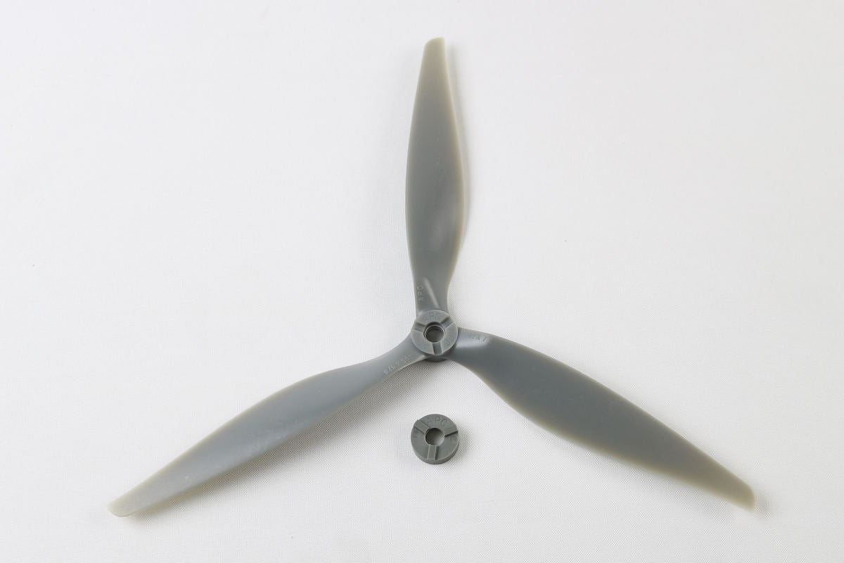 APC-Elektro-3-Blatt-Luftschraube 12x7 Landing Products # LP312070E