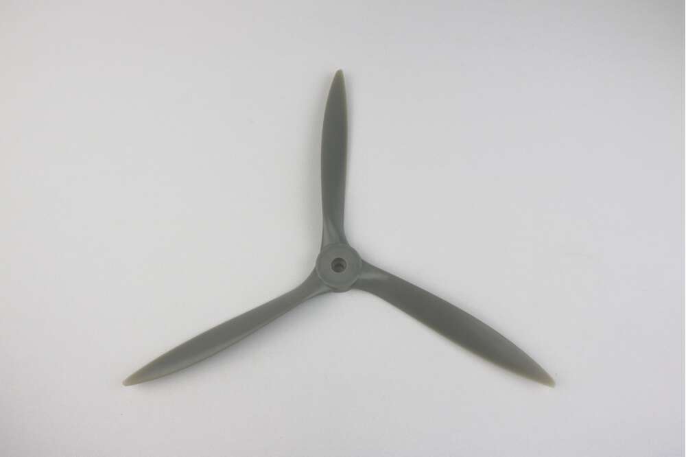 APC-Dreiblatt-Luftschraube 15x13,5 Landing Products # LP3150135
