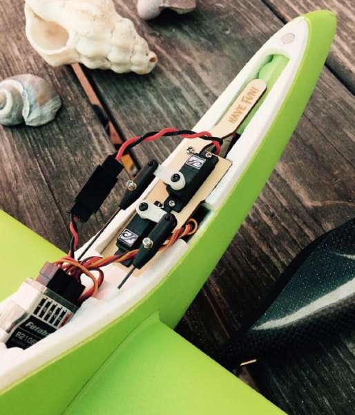 AHI, slope glider made of robust EPO foam, wingspan 1200mm, Dream-Flight