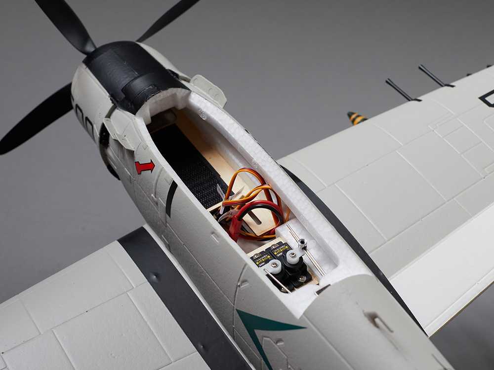 DERBEE A1 Skyraider, GRAU, PNP, Warbird, Spw. 800mm, D-Power # DB006PG
