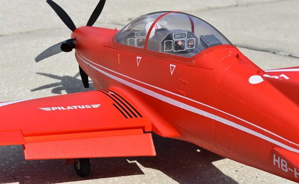 FMS Pilatus PC-21, Spw. 1100mm, PNP, Combo mit Reflex Gyro,D-Power # FMS087P-REF
