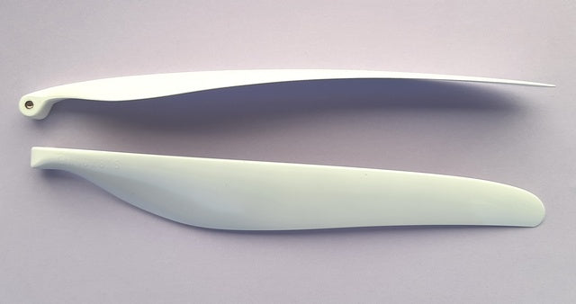 GM Georgi Mirov, SCALE - WEISS- CFK-Klappluftschraube 16x8