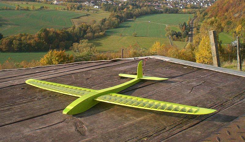 GURKE, Glider m. wing twist - Design Tim Weißbach - Made by Grüner CNC