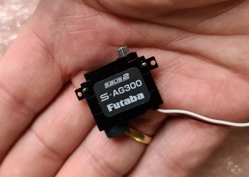 FUTABA Servo S-AG300 S.BUS 2, 4.8-8.4V, 23.5x19.7x8mm, 10.8g, 0.06s/2,5kg @ 7.4V