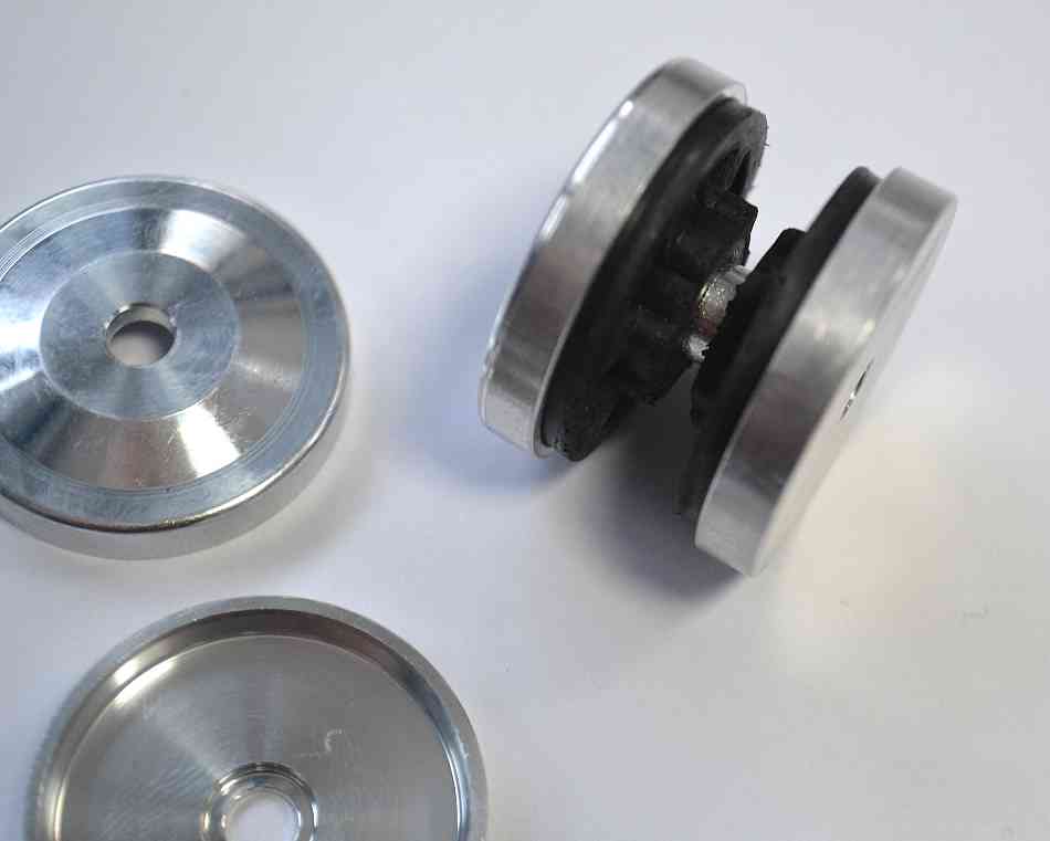 Motorlagerung gummigedämpft, für Verbrennungsmotoren von 30 - 180ccm, 4 Stück
