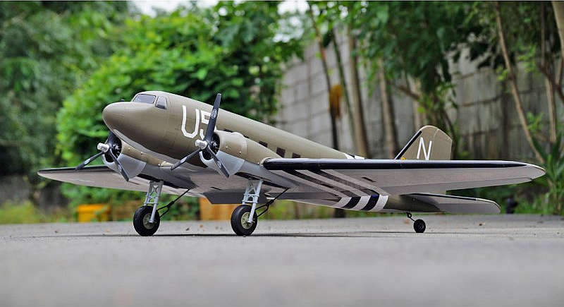 Douglas DC-3, Dakota, Twin-engine classic, ARF, Wingspan 1800mm, Pichler # C9027