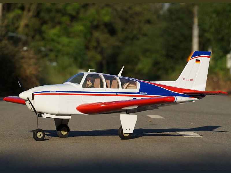 Beechcraft Bonanza, white/red/blue, Wingspan 1560mm, Pichler # C9271