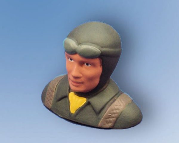 Pilotenfigur bemalt, Höhe: 56mm, Breite: 67mm, ca. 25g, Pichler/Extron X3250