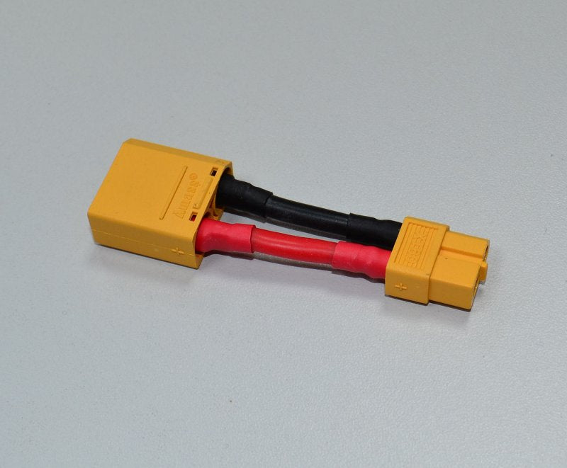 Hochstromadapter von XT-90 am Akku auf XT-60
