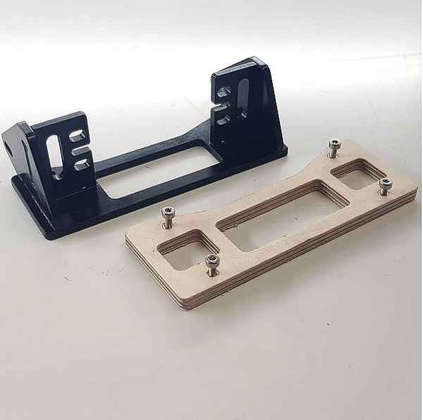 Schleppkupplung mit Flitschenhaken für 20 mm Servo, Wemo # SK-F20